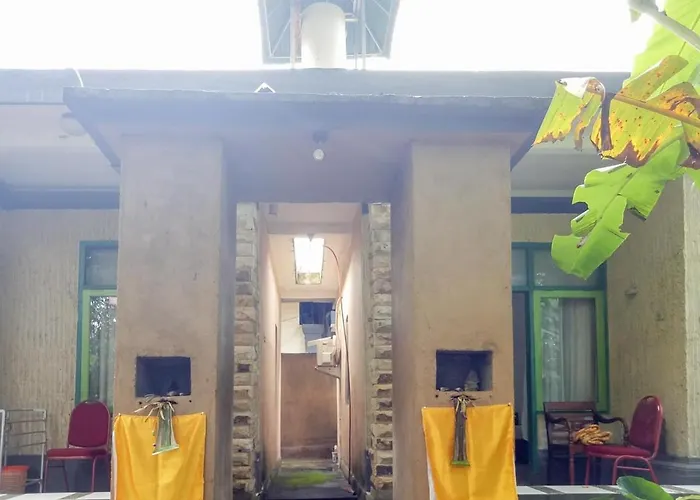 ホテル Daton House Near Bali Zoo Ubud Mitra Reddoorz 2*
