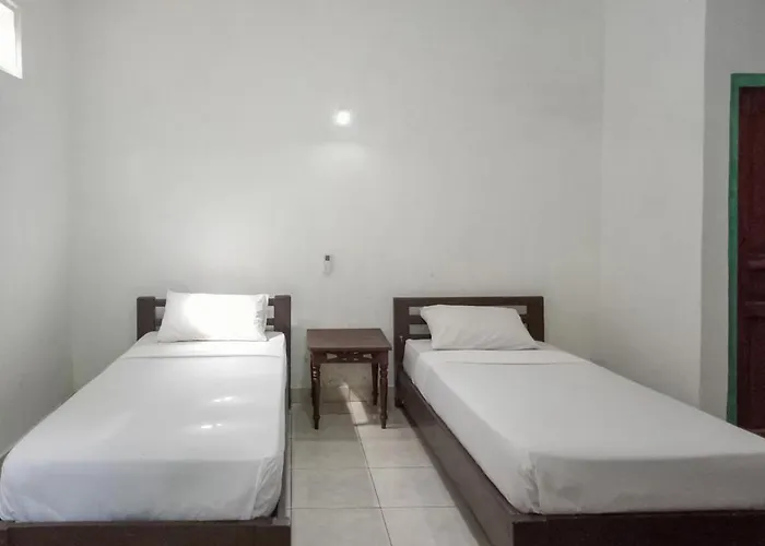 Daton House Near Bali Zoo Ubud Mitra Reddoorz ホテル Darmasaba